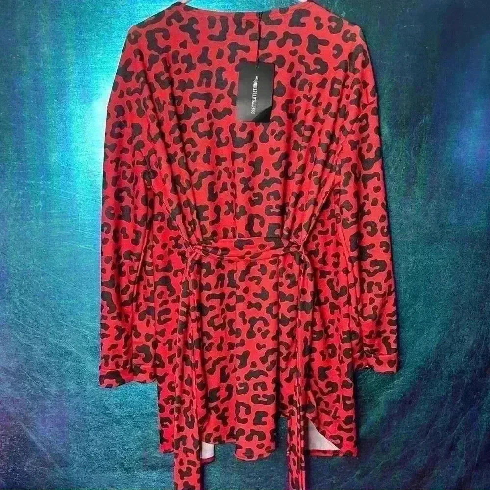 PrettyLittleThing red leopard print wrap dress - Picture 1 of 4
